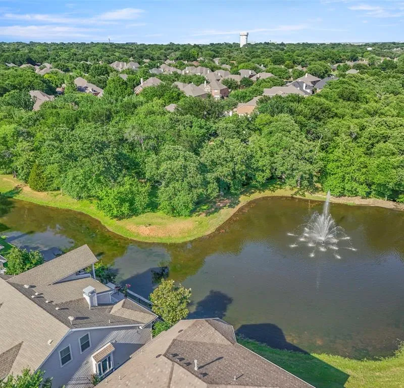 2302 Grizzly Run Lane, Euless TX 76039