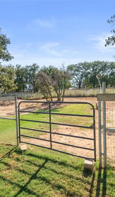 210 Saddle Club Road, Weatherford TX 76088 - Photo 3
