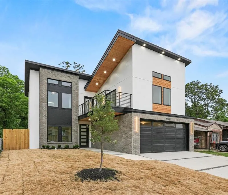 2515 Southland Street, Dallas TX 75215