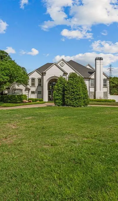 6345 Meadows West Drive, Fort Worth TX 76132 - Photo 2