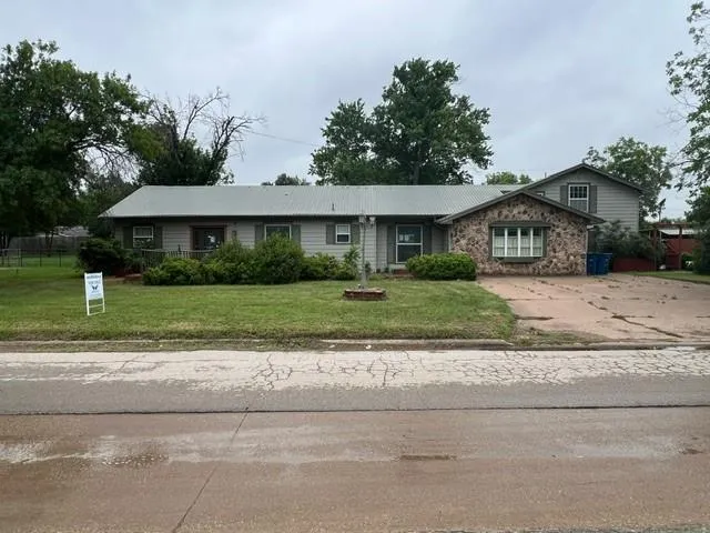 1305 W Elliott Street, Breckenridge TX 76424