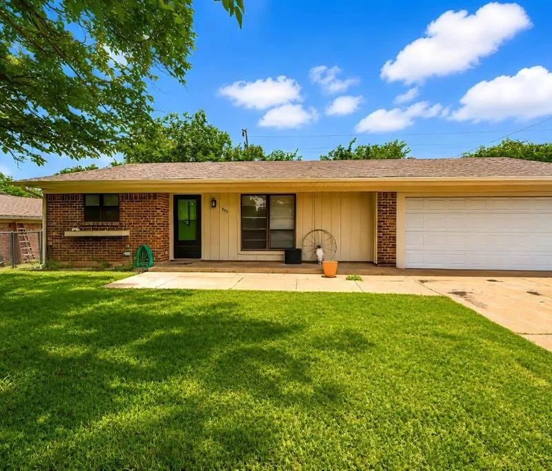 805 Long Drive, Mineral Wells TX 76067