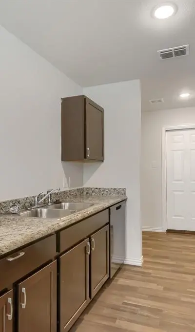 426 E Monterey Street, Denison TX 75021 - Photo 3