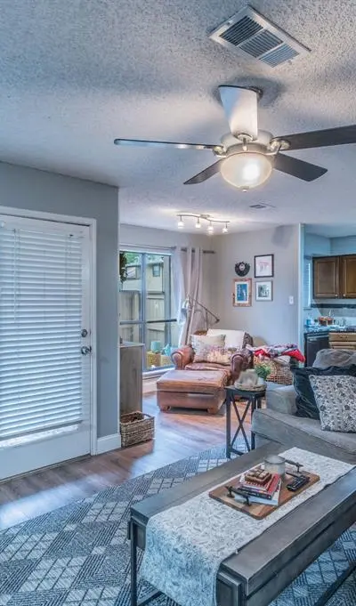 1901 Cloisters Drive # 914, Arlington TX 76011