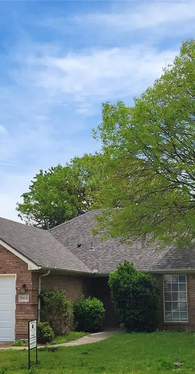 1109 Westgrove Drive, Saginaw TX 76179