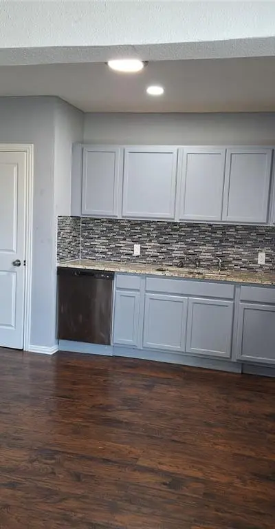 3913 Lee Street, Greenville TX 75401 - Photo 5