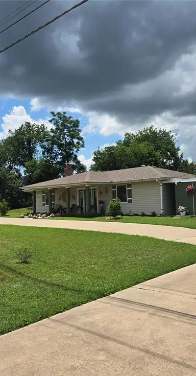 1316 E Apache Trail, Granbury TX 76048 - Photo 2