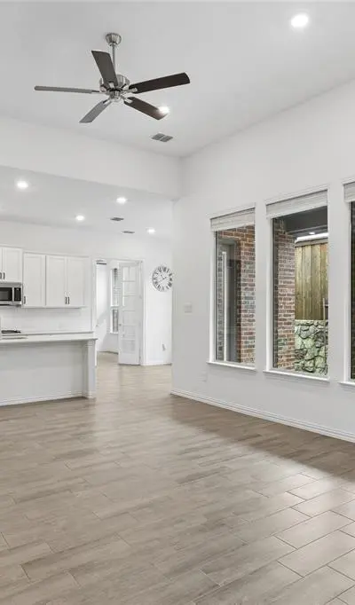 2045 Spotted Fawn Drive, Arlington TX 76005 - Photo 3