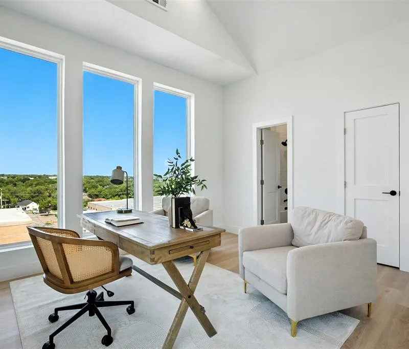 312 N Lancaster Avenue # 101, Dallas TX 75203