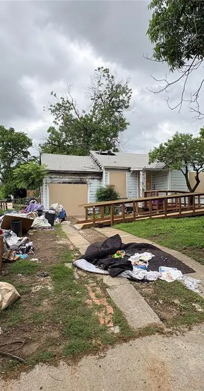3250 Grover Avenue, Fort Worth TX 76106