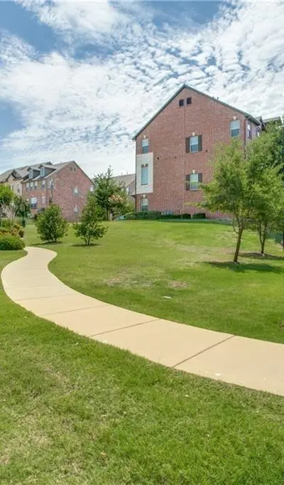 1531 Biltmore Lane, Irving TX 75063 - Photo 2