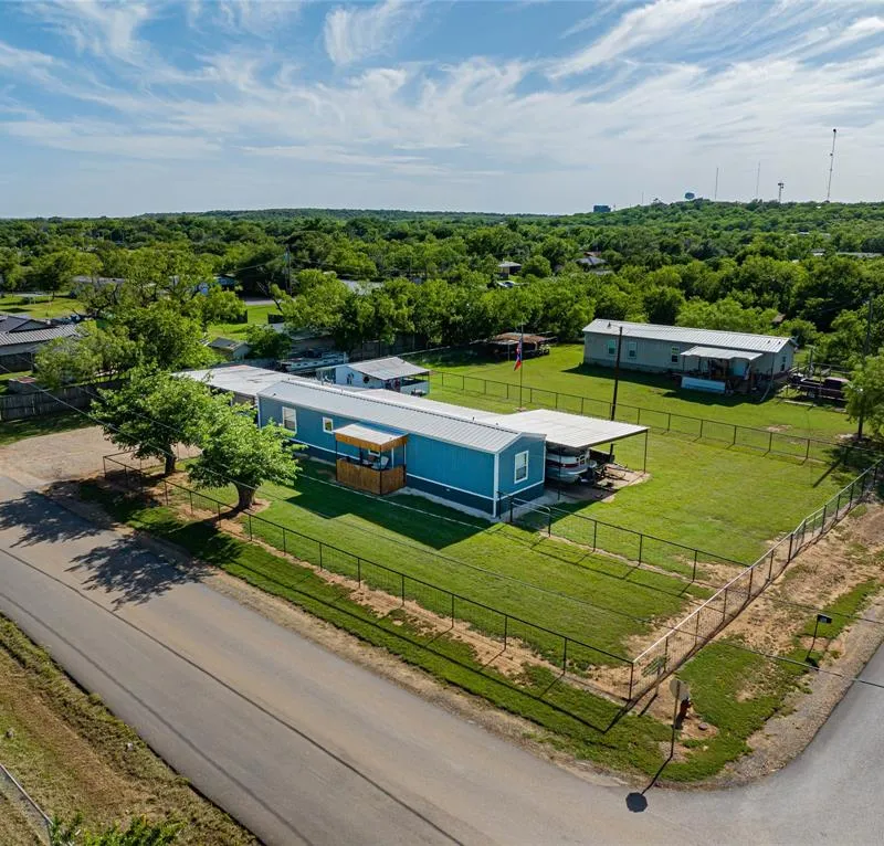 703 N Harvey Street, Breckenridge TX 76424
