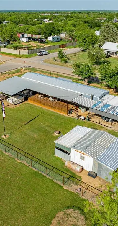 703 N Harvey Street, Breckenridge TX 76424 - Photo 3