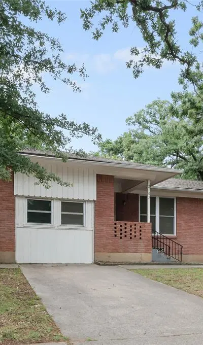 2103 Mercedes Road, Denton TX 76205 - Photo 2