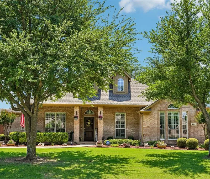 203 Shadow Lane, Shady Shores TX 76208