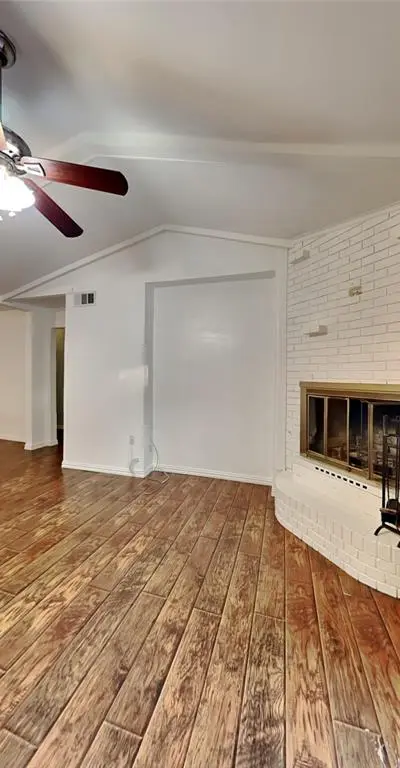 311 Lincolnshire Court, Irving TX 75061 - Photo 3