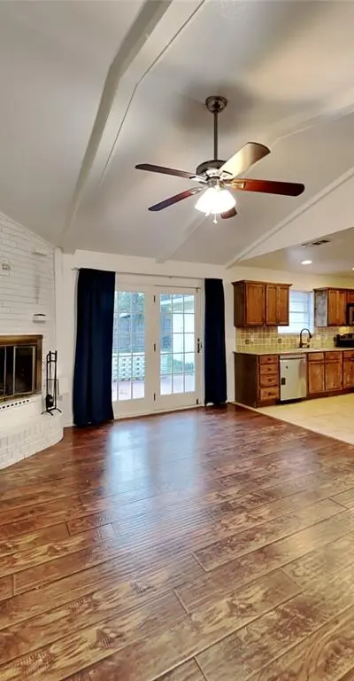 311 Lincolnshire Court, Irving TX 75061 - Photo 4