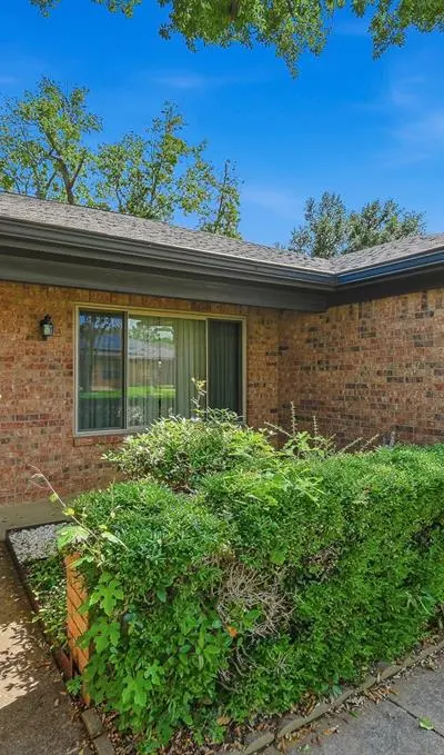1100 Purdue Drive, Arlington TX 76012 - Photo 3