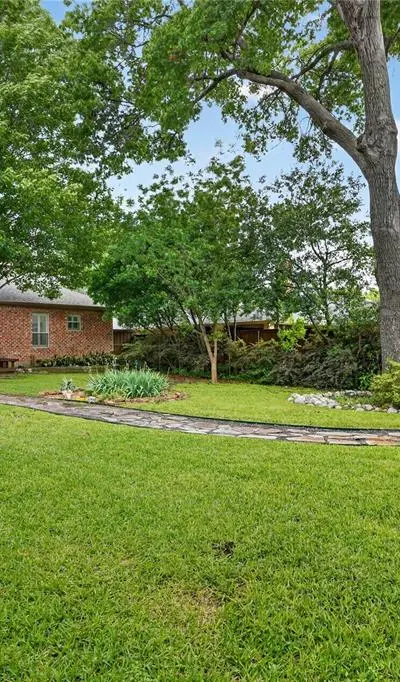 12939 Epps Field Road, Farmers Branch TX 75234 - Photo 2