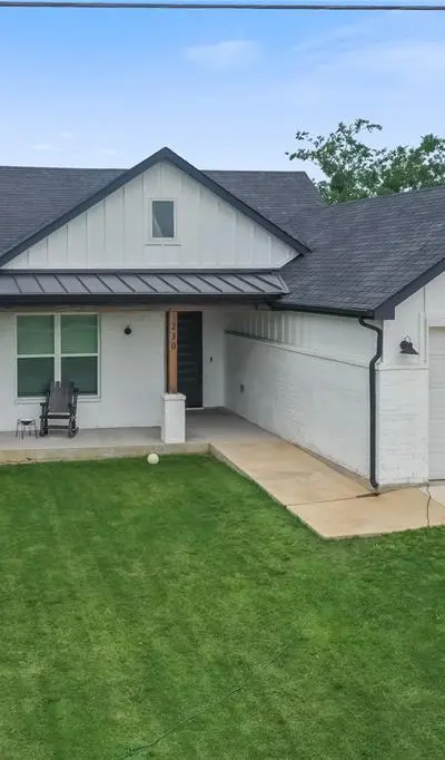 230 Driftwood Court, Runaway Bay TX 76426 - Photo 2