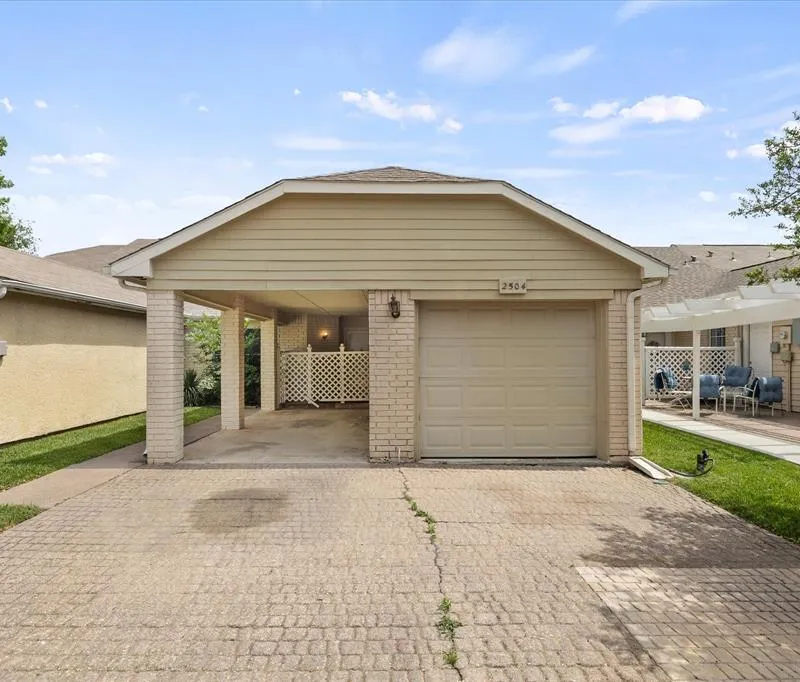 2504 Brook Hollow Court, Mesquite TX 75150