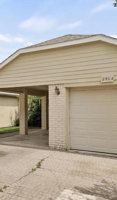 2504 Brook Hollow Court, Mesquite TX 75150 - Photo 4