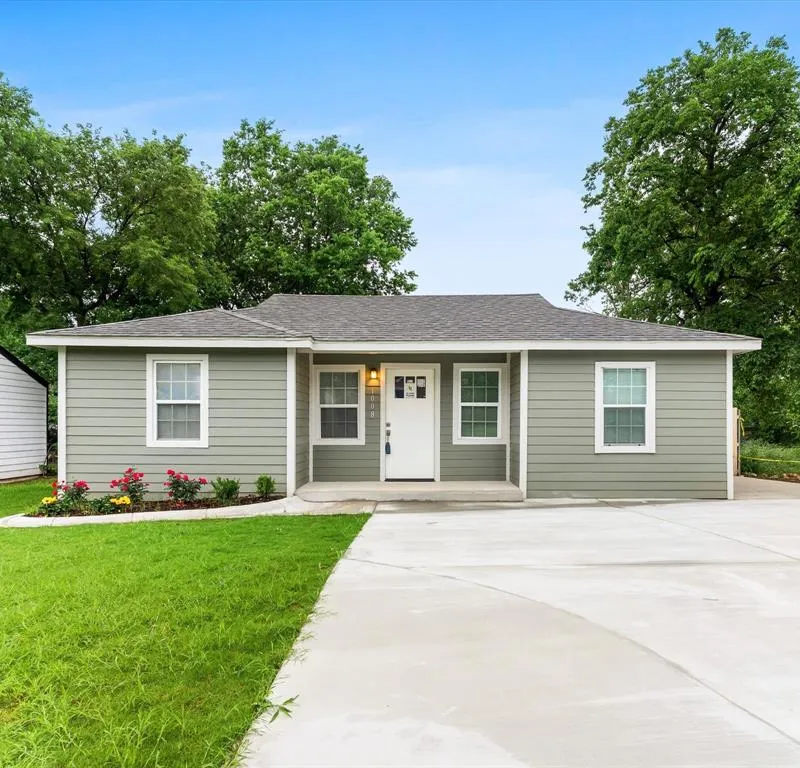 1008 Schieffer Avenue, Fort Worth TX 76110
