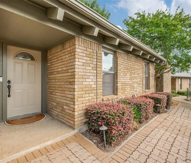 8415 Old Moss Road, Dallas TX 75231