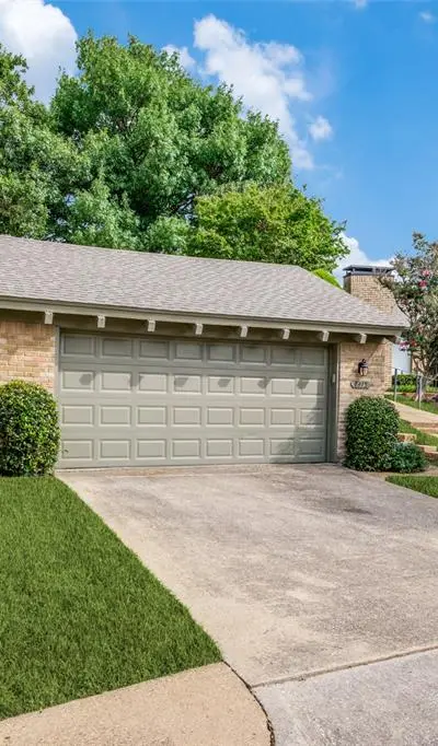 8415 Old Moss Road, Dallas TX 75231 - Photo 2