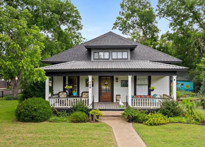 708 N Anglin Street, Cleburne TX 76031