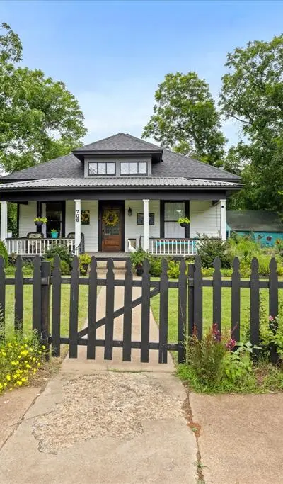 708 N Anglin Street, Cleburne TX 76031 - Photo 3