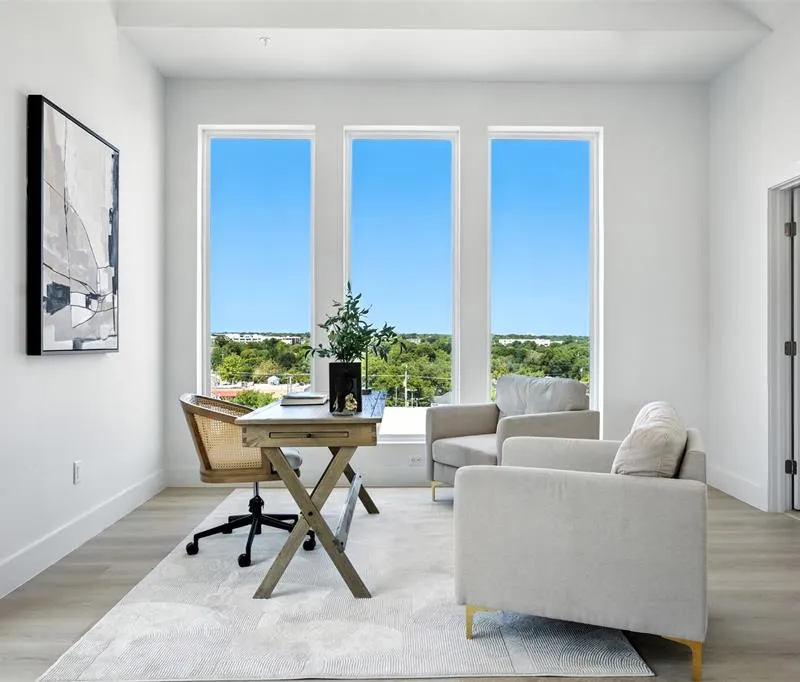 312 N Lancaster Avenue # 104, Dallas TX 75203