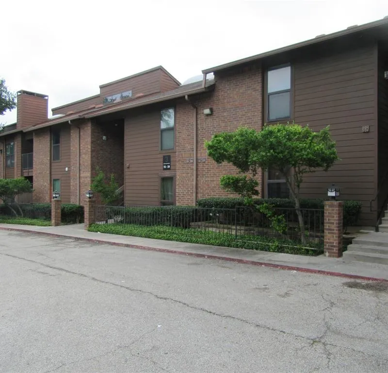7522 Holly Hill Drive # 18, Dallas TX 75231