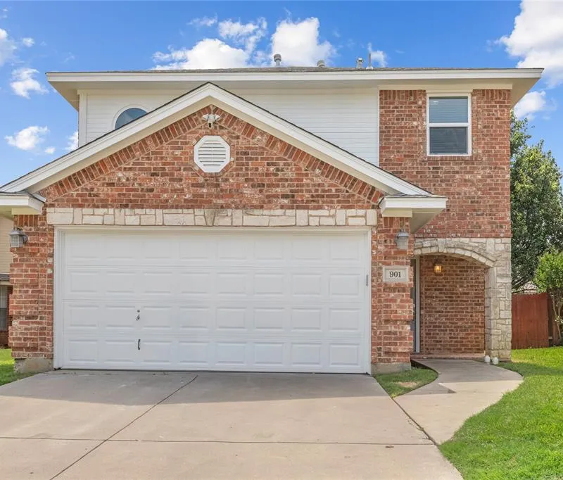 901 Saddle Drive, Euless TX 76039