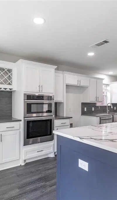 901 Saddle Drive, Euless TX 76039 - Photo 5