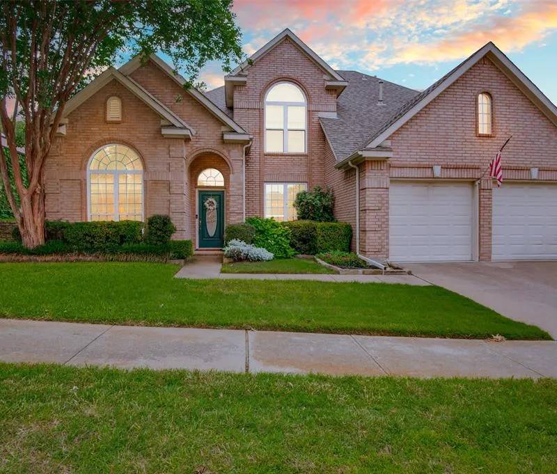 3813 Cherokee Drive, Bedford TX 76021