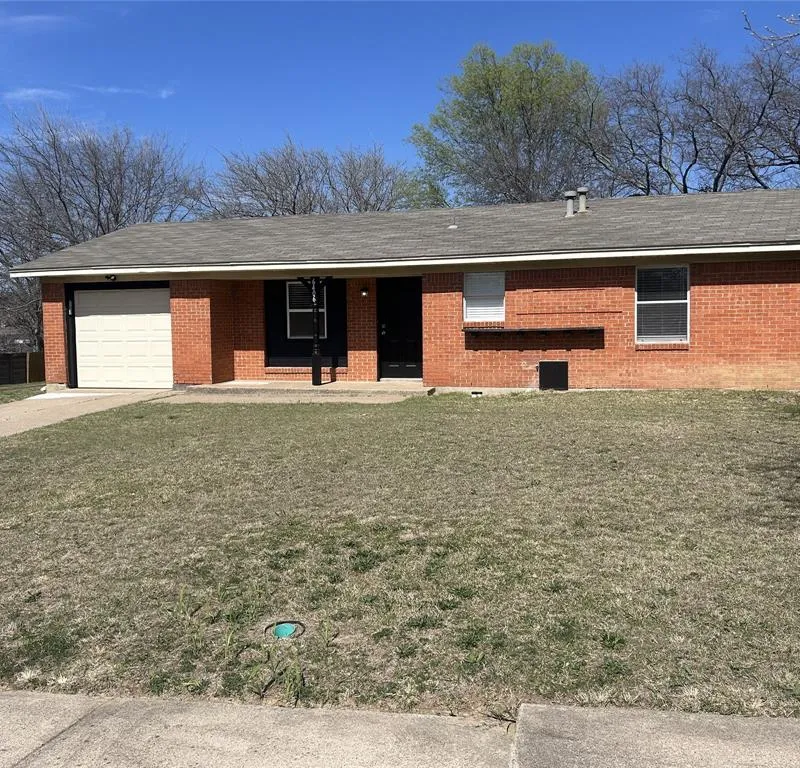 6406 Waynewood Court, Fort Worth TX 76135