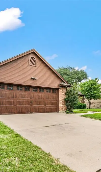 2605 Briargrove Drive, Hurst TX 76054 - Photo 2