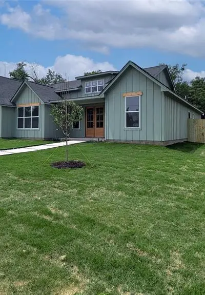911 Van Winkle Street, Weatherford TX 76086 - Photo 2