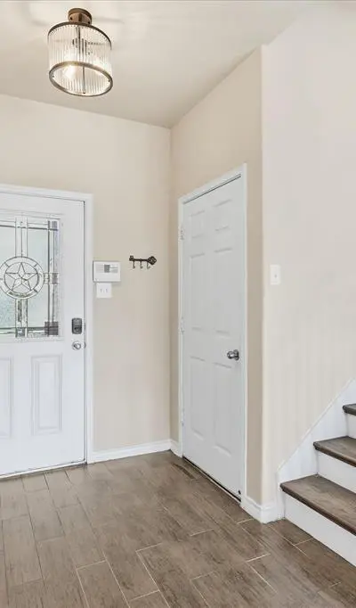 207 Moonlight Drive, Euless TX 76039 - Photo 4