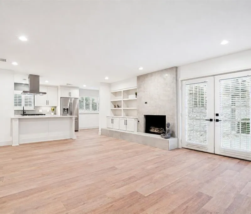 3817 Crestpark Drive, Farmers Branch TX 75244