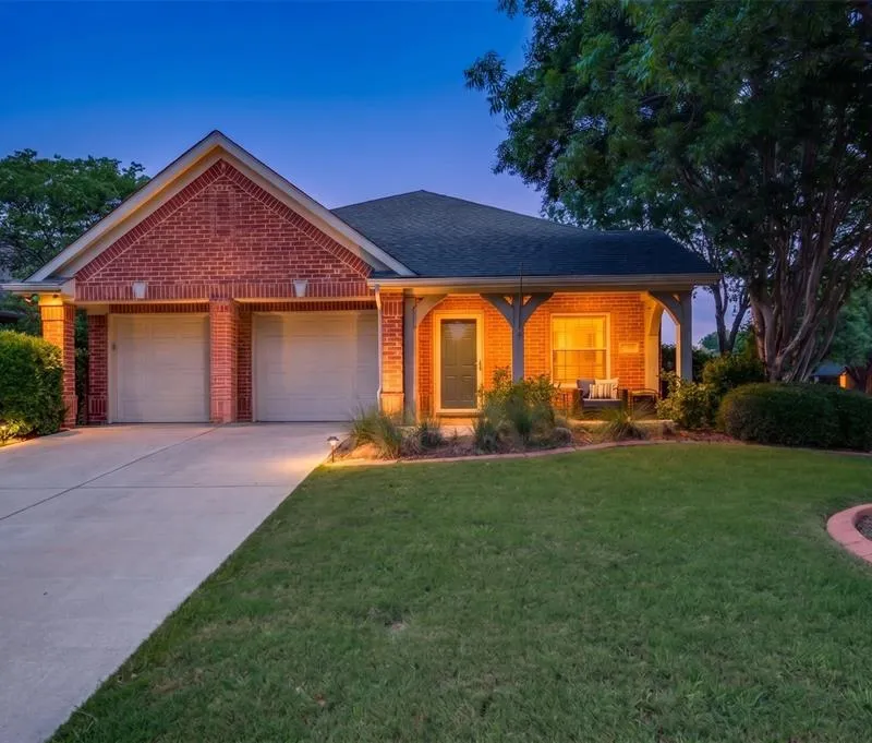 401 Manders Court, Irving TX 75063