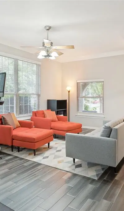 401 Manders Court, Irving TX 75063 - Photo 2