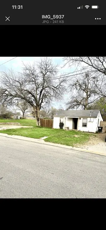 605 S Bradshaw Street, Denton TX 76205 - Photo 2