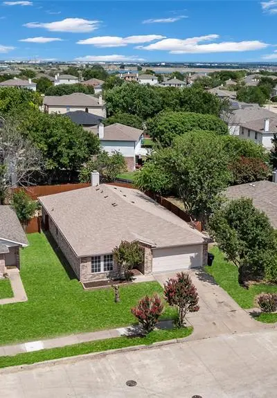 5132 Bedfordshire Drive, Fort Worth TX 76135 - Photo 3