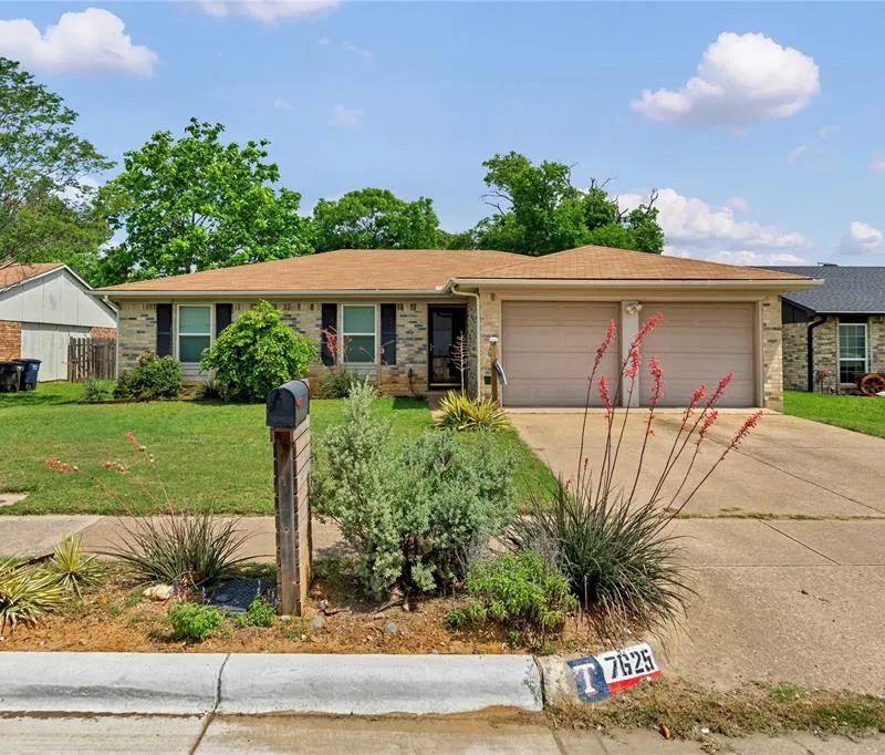 7625 Portman Avenue, Fort Worth TX 76112