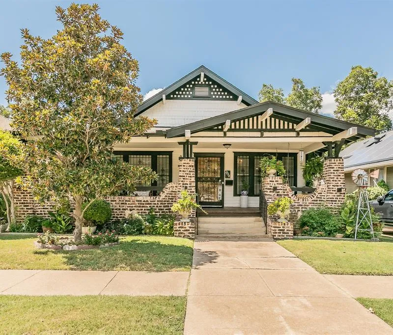 2238 College Avenue, Fort Worth TX 76110