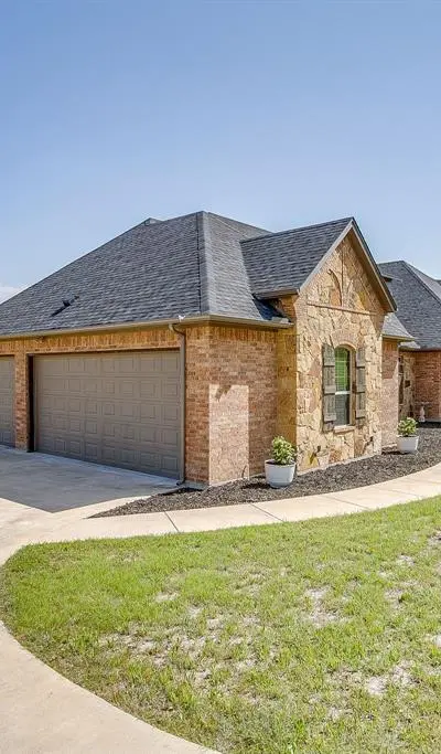 190 Ethan Drive, Hudson Oaks TX 76087 - Photo 2
