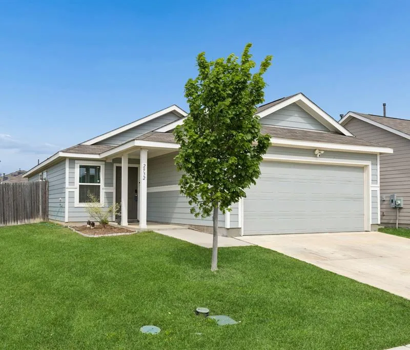 2932 Dora Drive, Fort Worth TX 76119