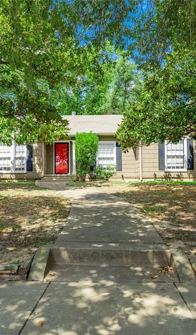 233 E James Street, Wills Point TX 75169 - Photo 2